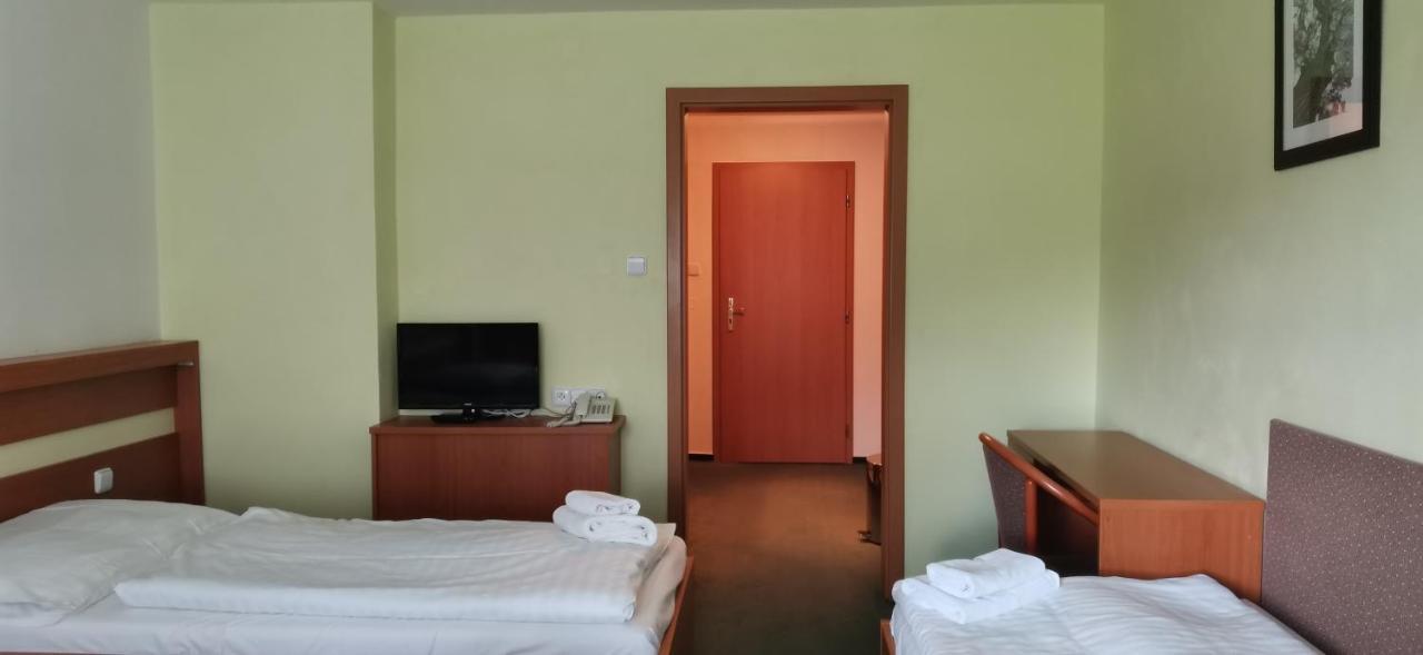 Hotel Svratka Extérieur photo