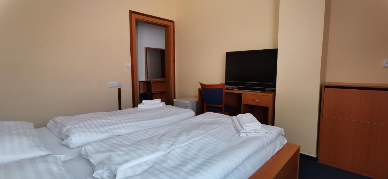 Hotel Svratka Extérieur photo
